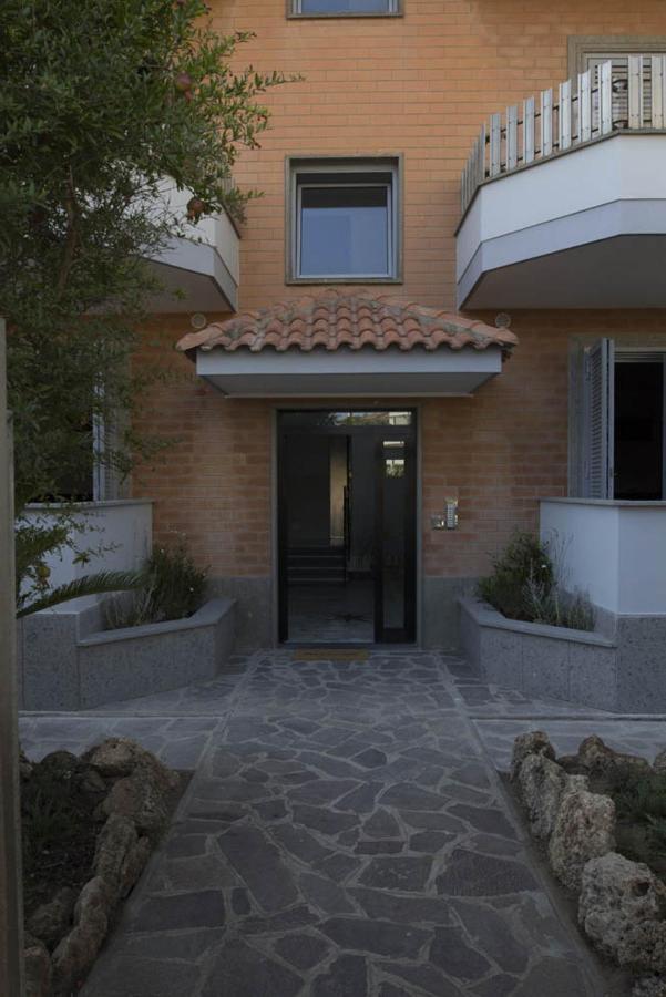 Апартаменты Rosa'S House Rome Airport Фьюмичино Экстерьер фото